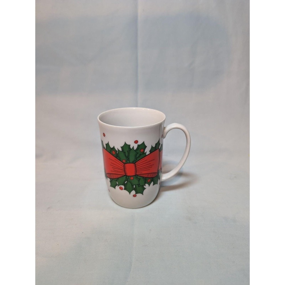 1976 Fitz & Floyd "Holly Wreath"‎ Mugs - 4" Tall Christmas Mug Vintage